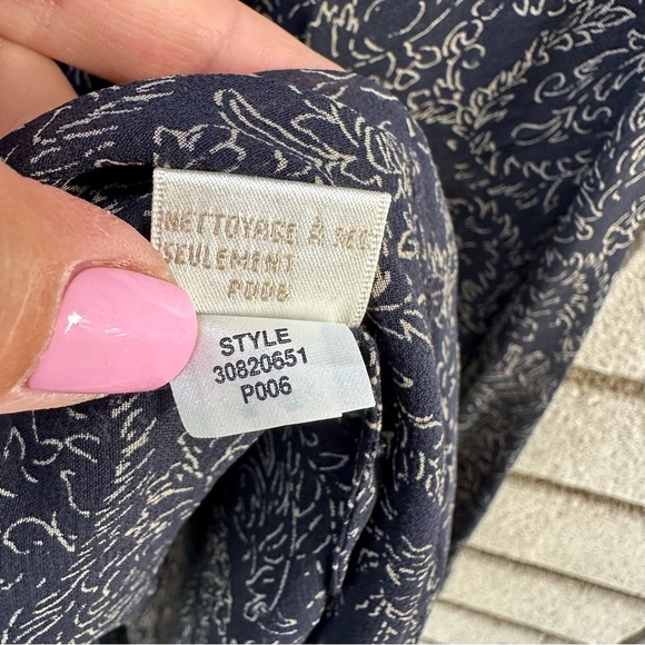 Dana Buchman 100% Silk Sheer Floral Button Down Blouse Navy Beige Size 4 Tunic - Picture 8 of 11